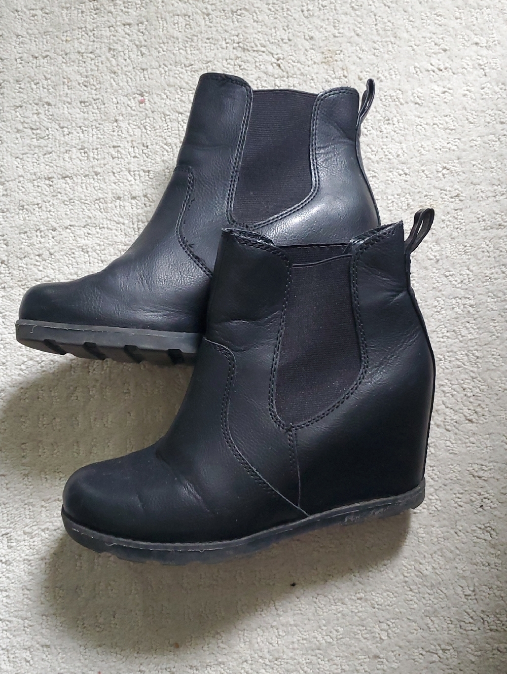 Universal Thread Black Wedge Chelsea Booties